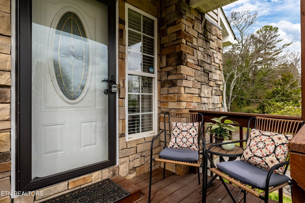 Photo of 901 W 1st Ave, Lenoir City, TN 37771 (MLS # 1332512)