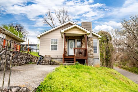 Photo of 901 W 1st Ave, Lenoir City, TN 37771 (MLS # 1332512)