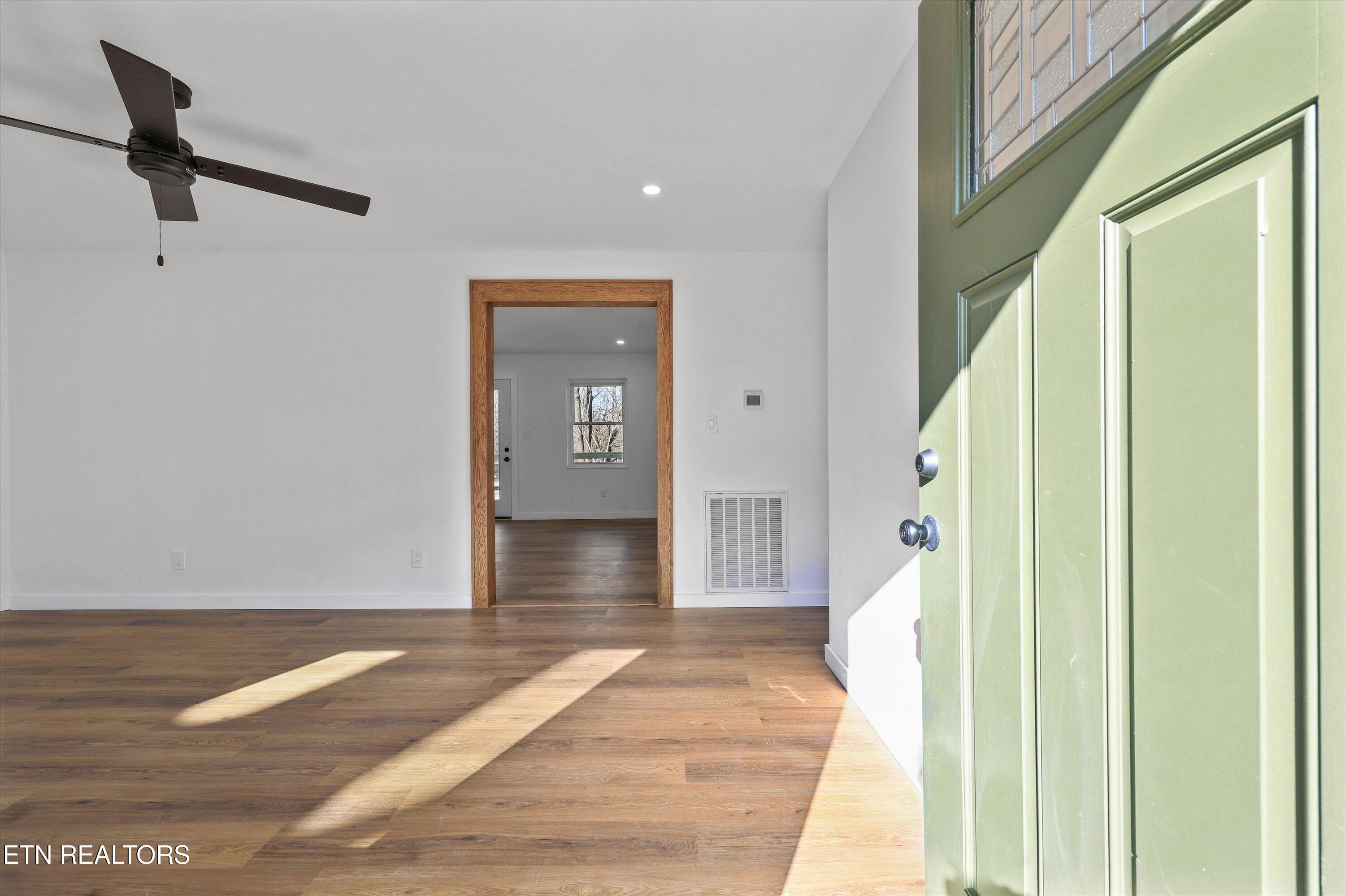 2737 Washington Pike