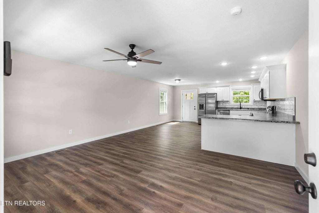 Photo of 391 Summit Drive, Speedwell, TN 37870 (MLS # 1346230)