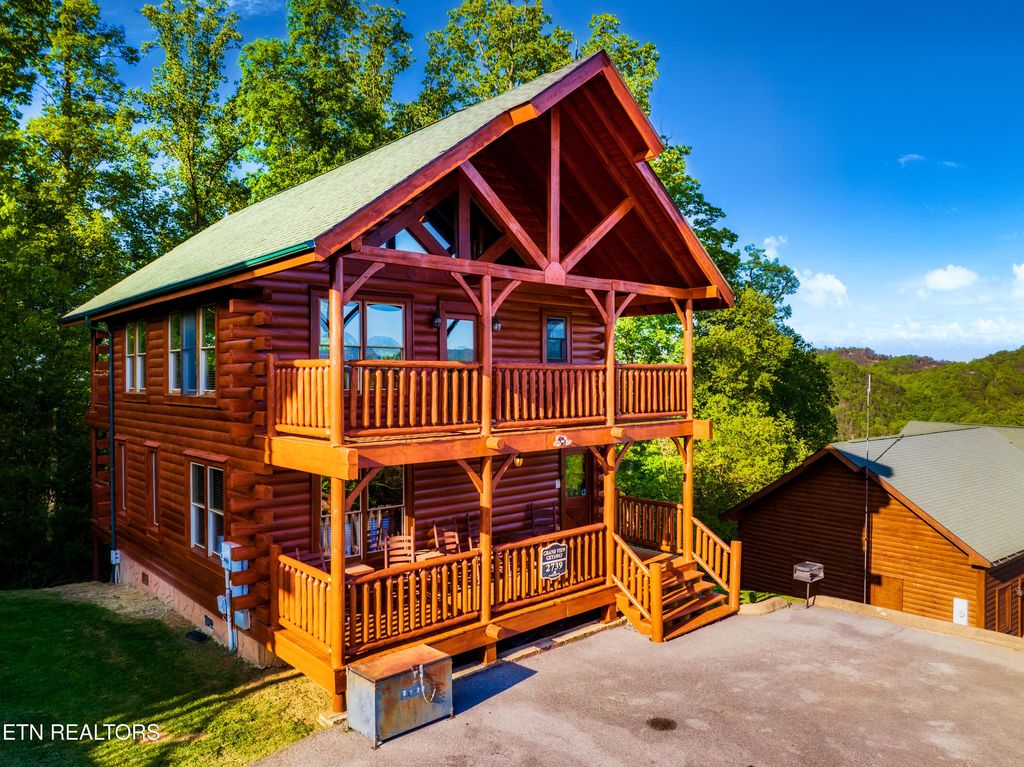 Photo of 2739 Mountain Preserve Drive, Sevierville, TN 37862 (MLS # 1338466)