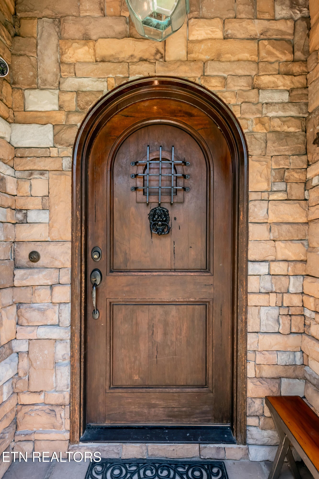 195 Cabot Lane