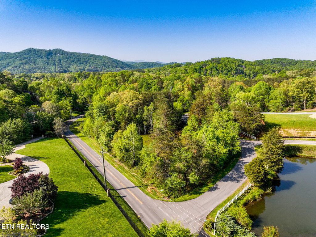 Photo of 1140 Crestview Drive, Pigeon Forge, TN 37863 (MLS # 1315538)