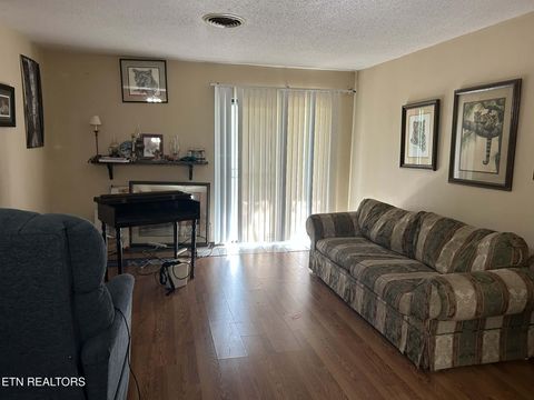 Tiny photo for 605 W Hills Drive, Harriman, TN 37748 (MLS # 1335898)