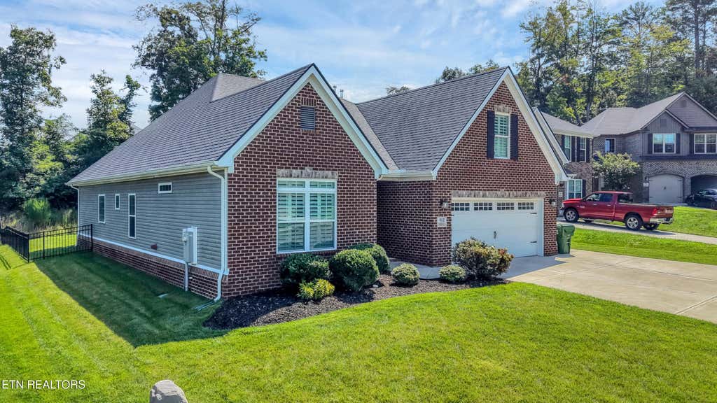 Photo of 812 Copperwood Lane, Maryville, TN 37801 (MLS # 1350780)