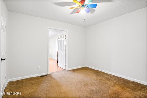 Tiny photo for 807 S 8th St, LaFollette, TN 37766 (MLS # 1334447)