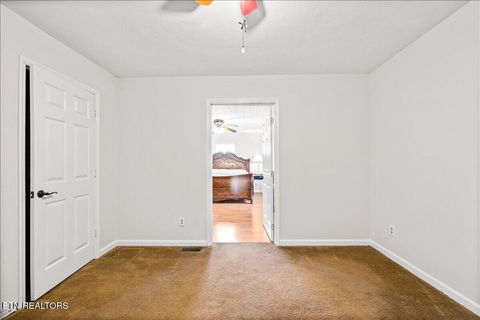 Tiny photo for 807 S 8th St, LaFollette, TN 37766 (MLS # 1334447)