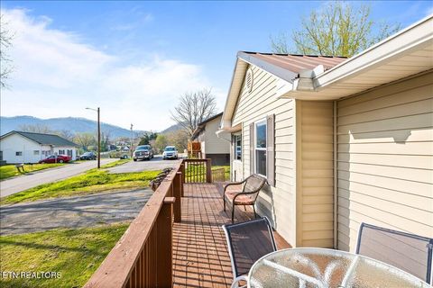 Tiny photo for 807 S 8th St, LaFollette, TN 37766 (MLS # 1334447)