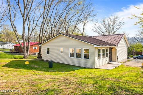 Tiny photo for 807 S 8th St, LaFollette, TN 37766 (MLS # 1334447)