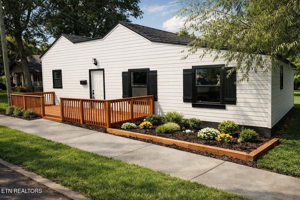 Photo of 301 E Churchwell Ave, Knoxville, TN 37917 (MLS # 1330622)