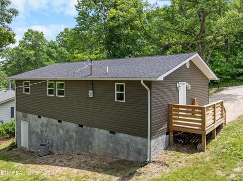 Tiny photo for 410 W Hemlock St, LaFollette, TN 37766 (MLS # 1341918)