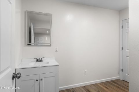Tiny photo for 410 W Hemlock St, LaFollette, TN 37766 (MLS # 1341918)