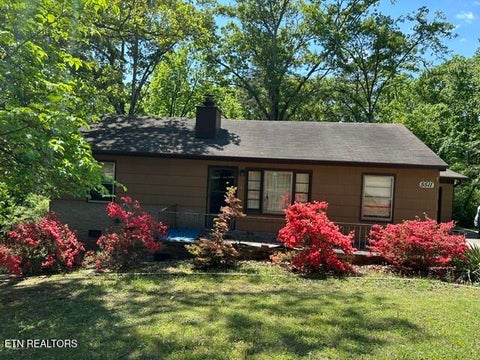 Photo of 5511 S Briscoe Circle, Knoxville, TN 37912 (MLS # 1346974)