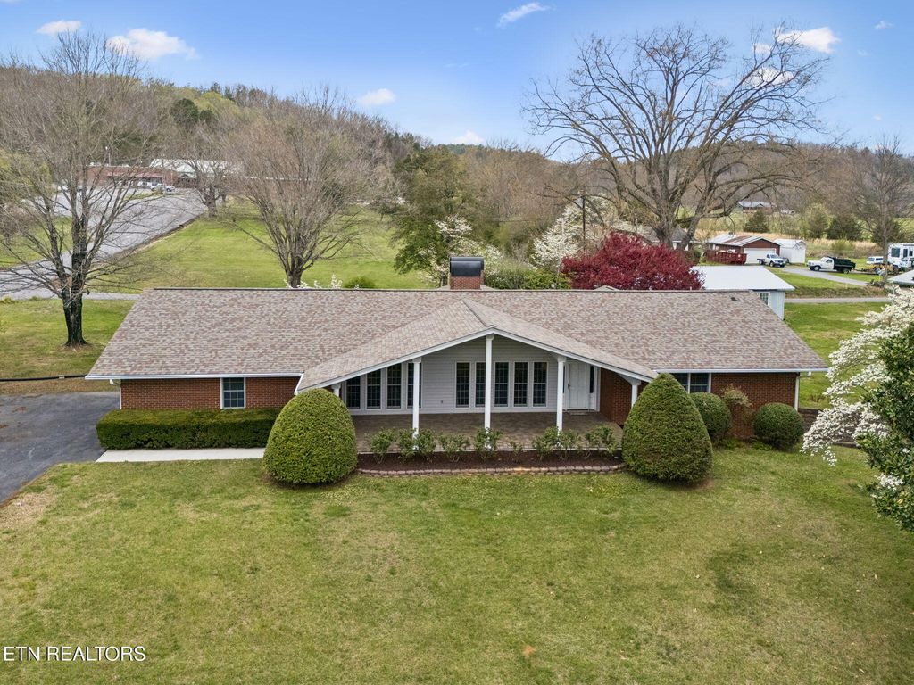 Photo of 3114 Wearwood Drive, Sevierville, TN 37862 (MLS # 1335077)