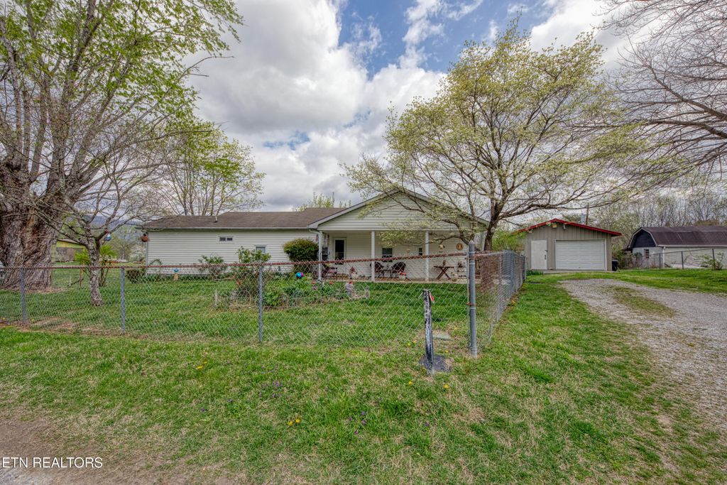 Photo of 219 Davis Rd, LaFollette, TN 37766 (MLS # 1296422)