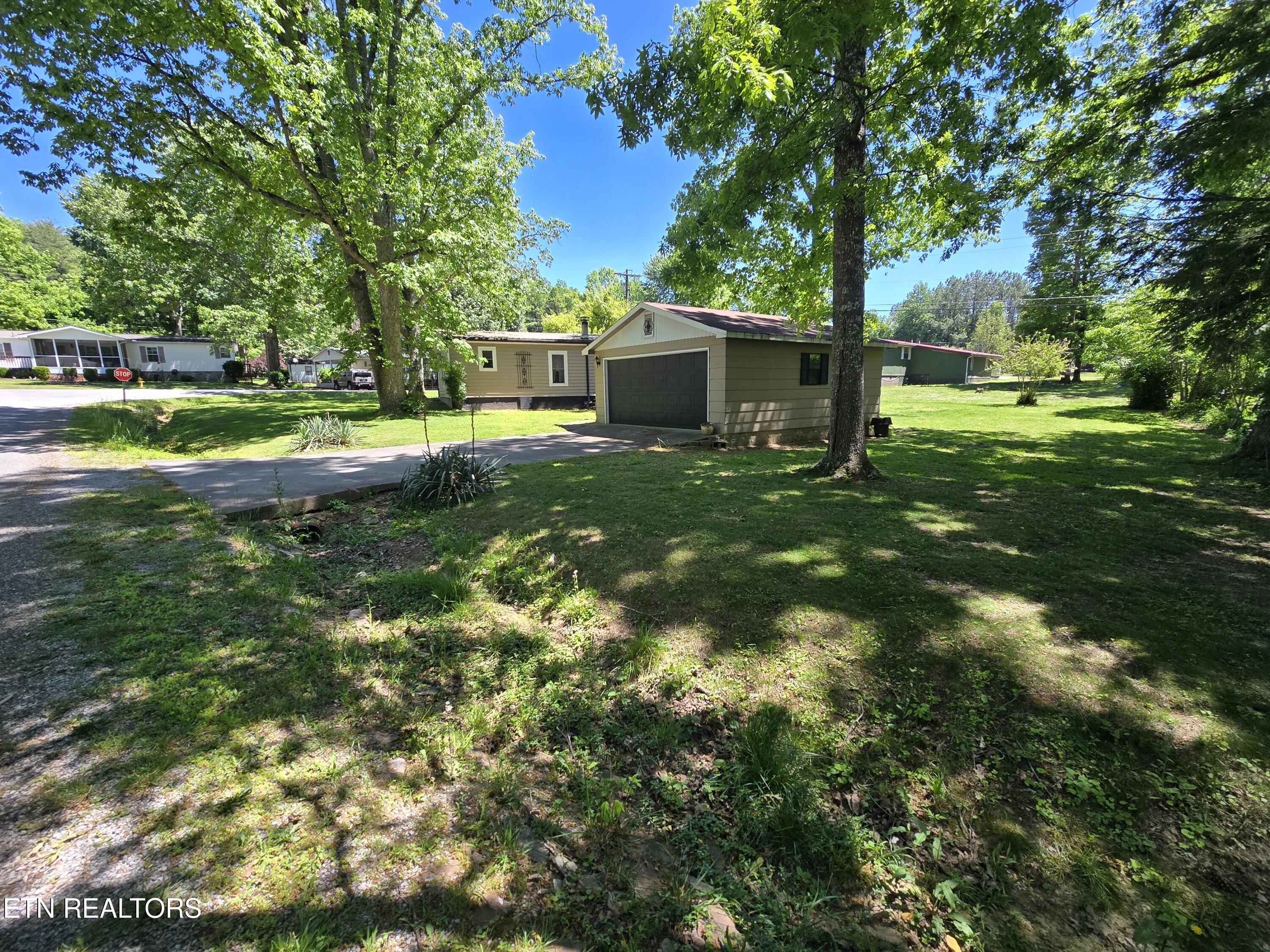 313 Rugby Rd