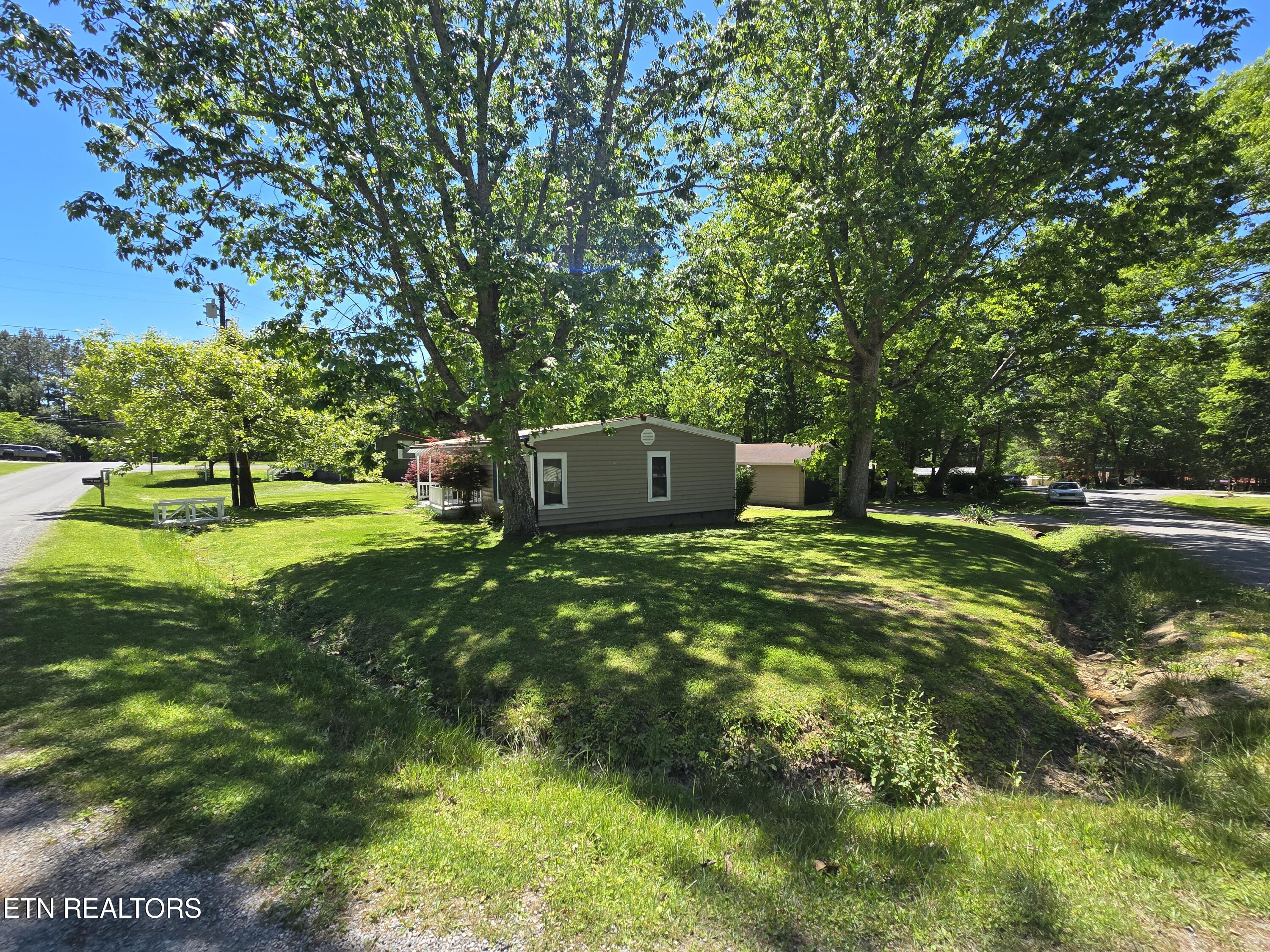 313 Rugby Rd
