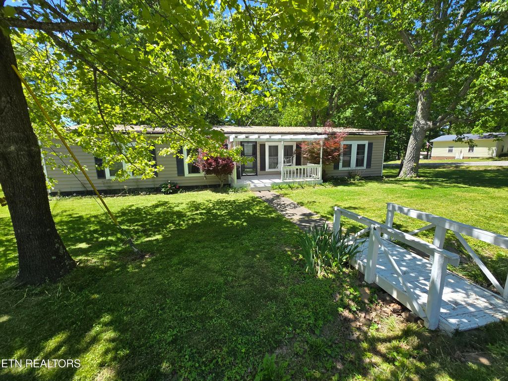 Photo of 313 Rugby Rd, Crossville, TN 38558 (MLS # 1340703)