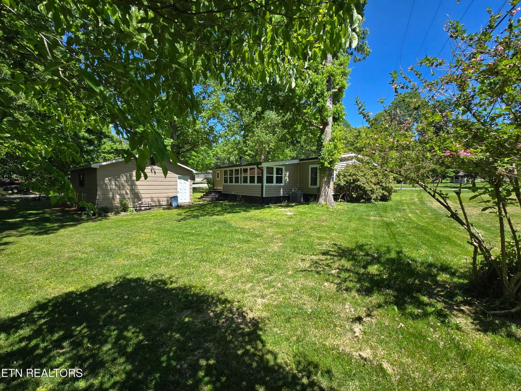 Photo of 313 Rugby Rd, Crossville, TN 38558 (MLS # 1340703)