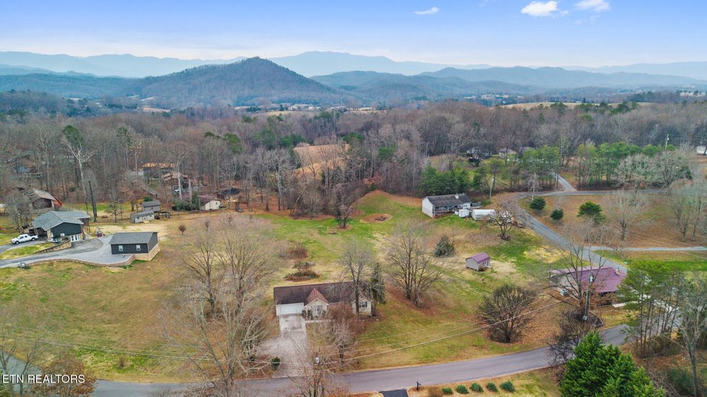 Photo of 2410 Amanda Lane, Sevierville, TN 37876 (MLS # 1326237)