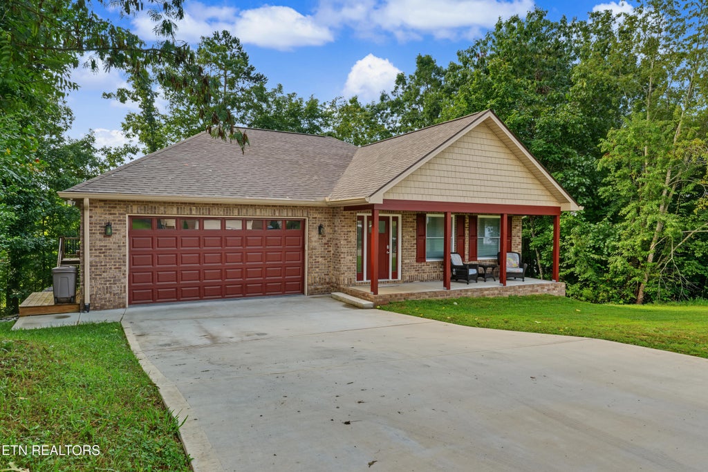 Photo of 898 Hillside Lane, Lenoir City, TN 37771 (MLS # 1351840)
