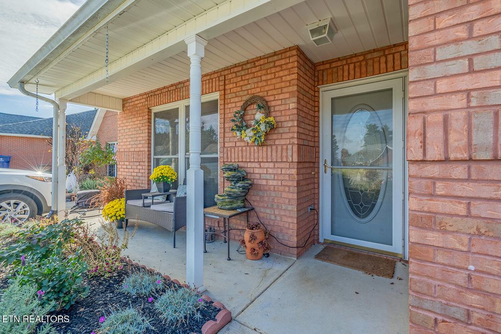 Photo of 2911 Dominion Drive, Maryville, TN 37803 (MLS # 1321900)