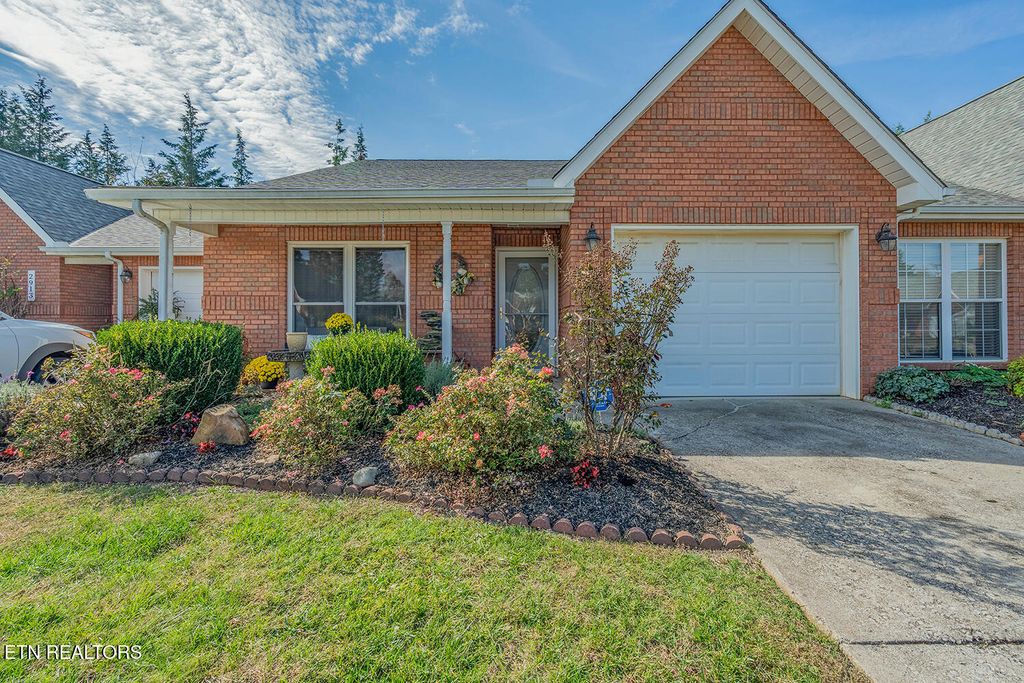 Photo of 2911 Dominion Drive, Maryville, TN 37803 (MLS # 1321900)