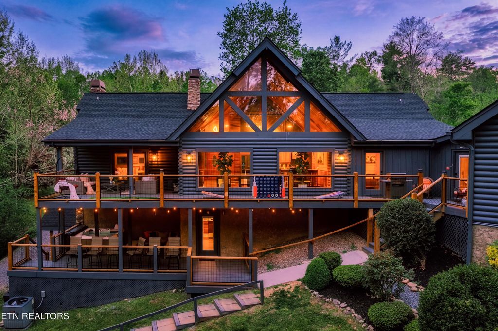 Photo of 2619 Bear Crossing Way, Sevierville, TN 37862 (MLS # 1333838)