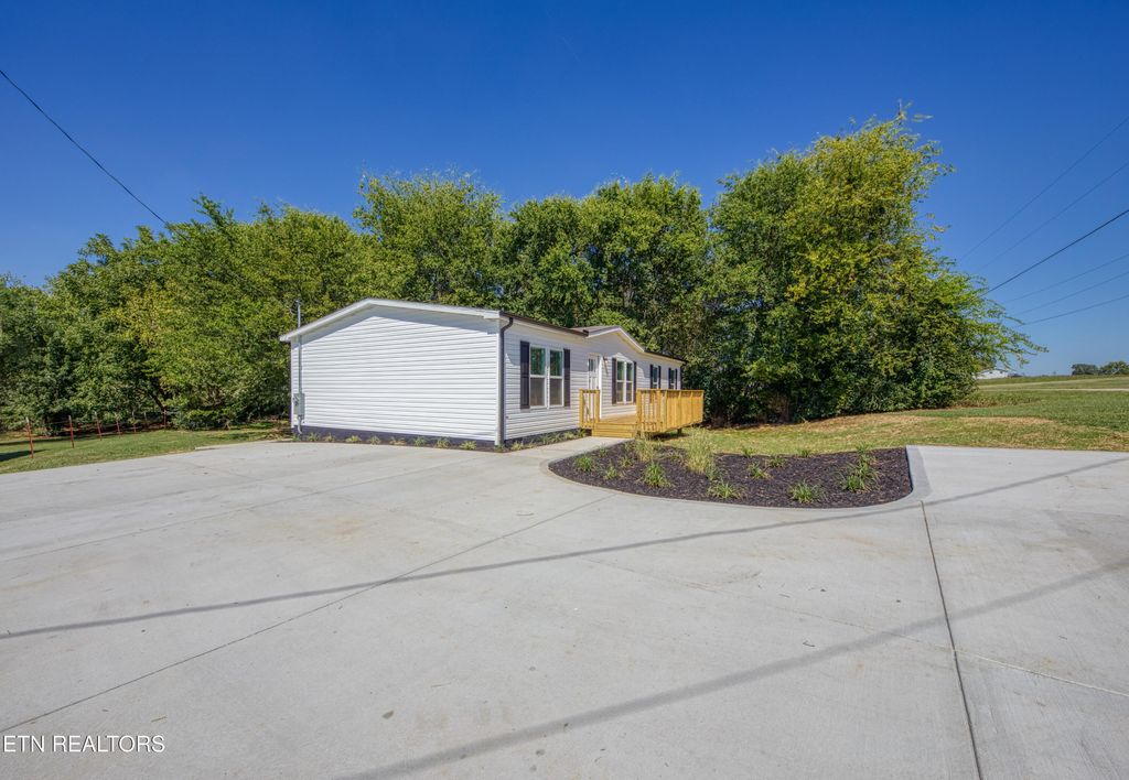Photo of 399 E Watkins Rd, Loudon, TN 37774 (MLS # 1316219)