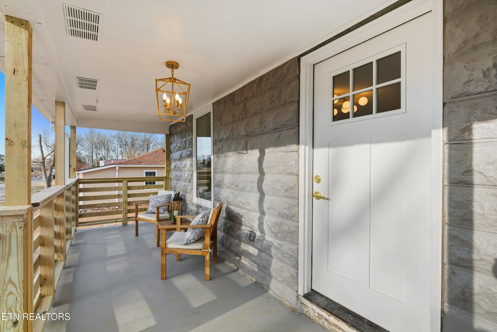 Photo of 869 Cedar St, Alcoa, TN 37701 (MLS # 1328129)