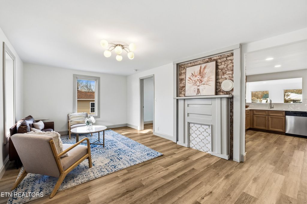 Photo of 869 Cedar St, Alcoa, TN 37701 (MLS # 1328129)