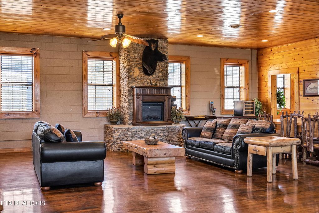 Photo of 301 School St, Tellico Plains, TN 37385 (MLS # 1324558)