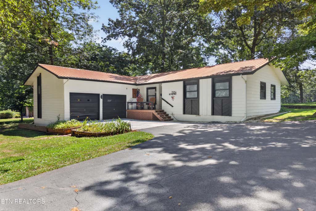 Photo of 7084 Big Horn Drive, Crossville, TN 38572 (MLS # 1347027)