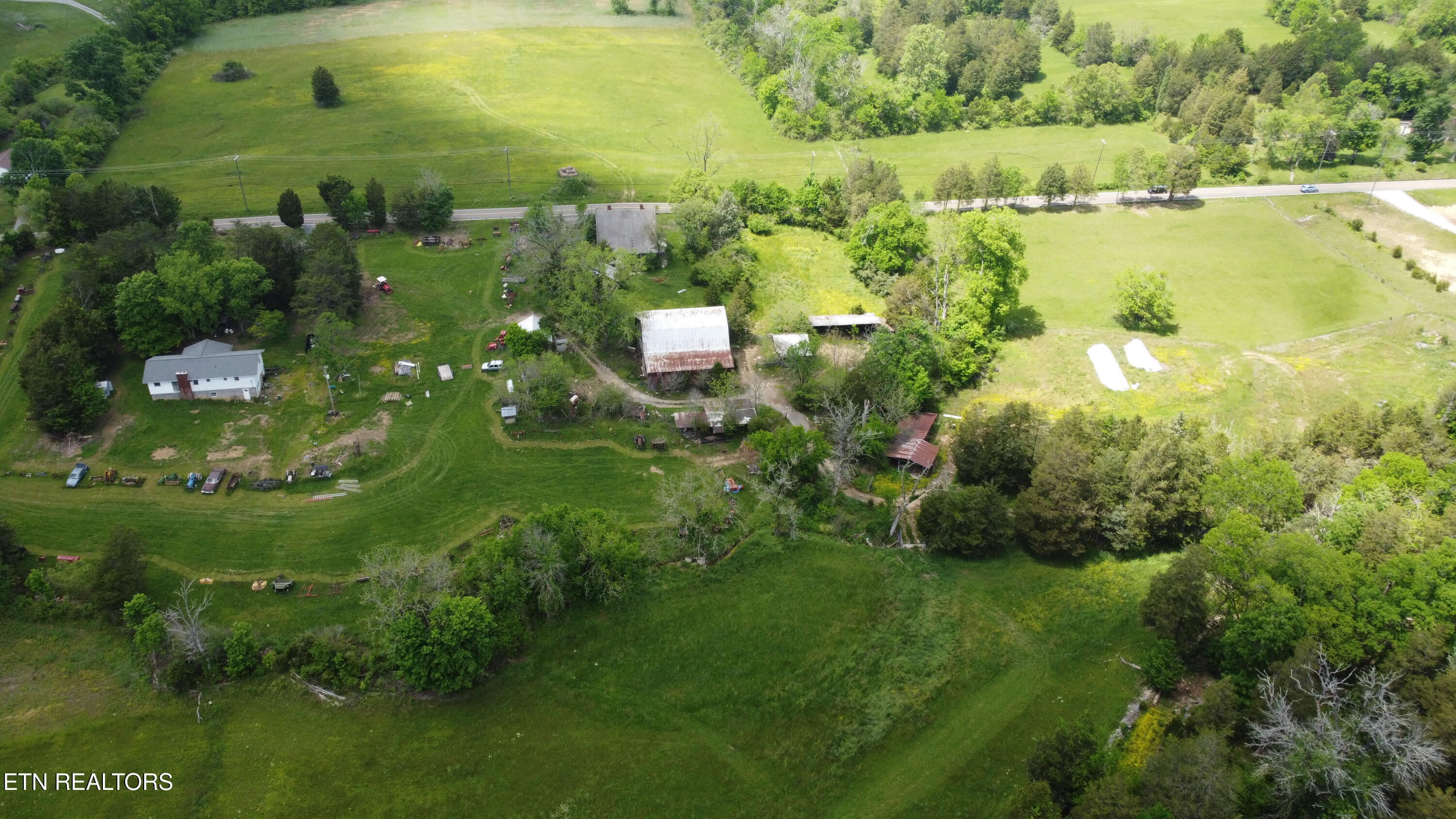320 E Raccoon Valley Drive
