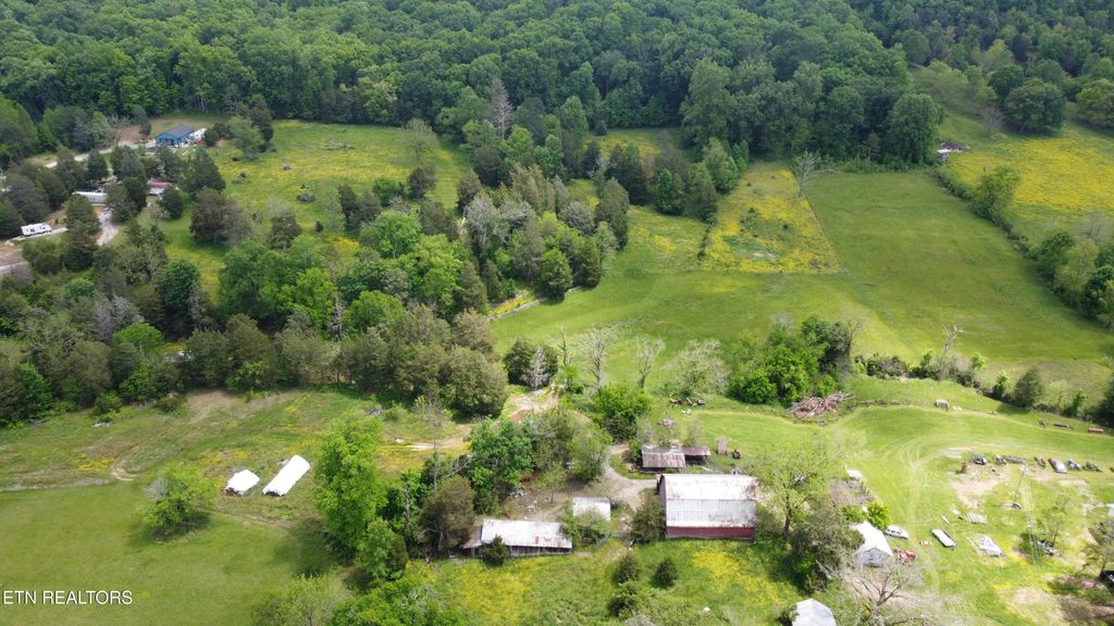 Photo of 320 E Raccoon Valley Drive, Heiskell, TN 37754 (MLS # 1301158)