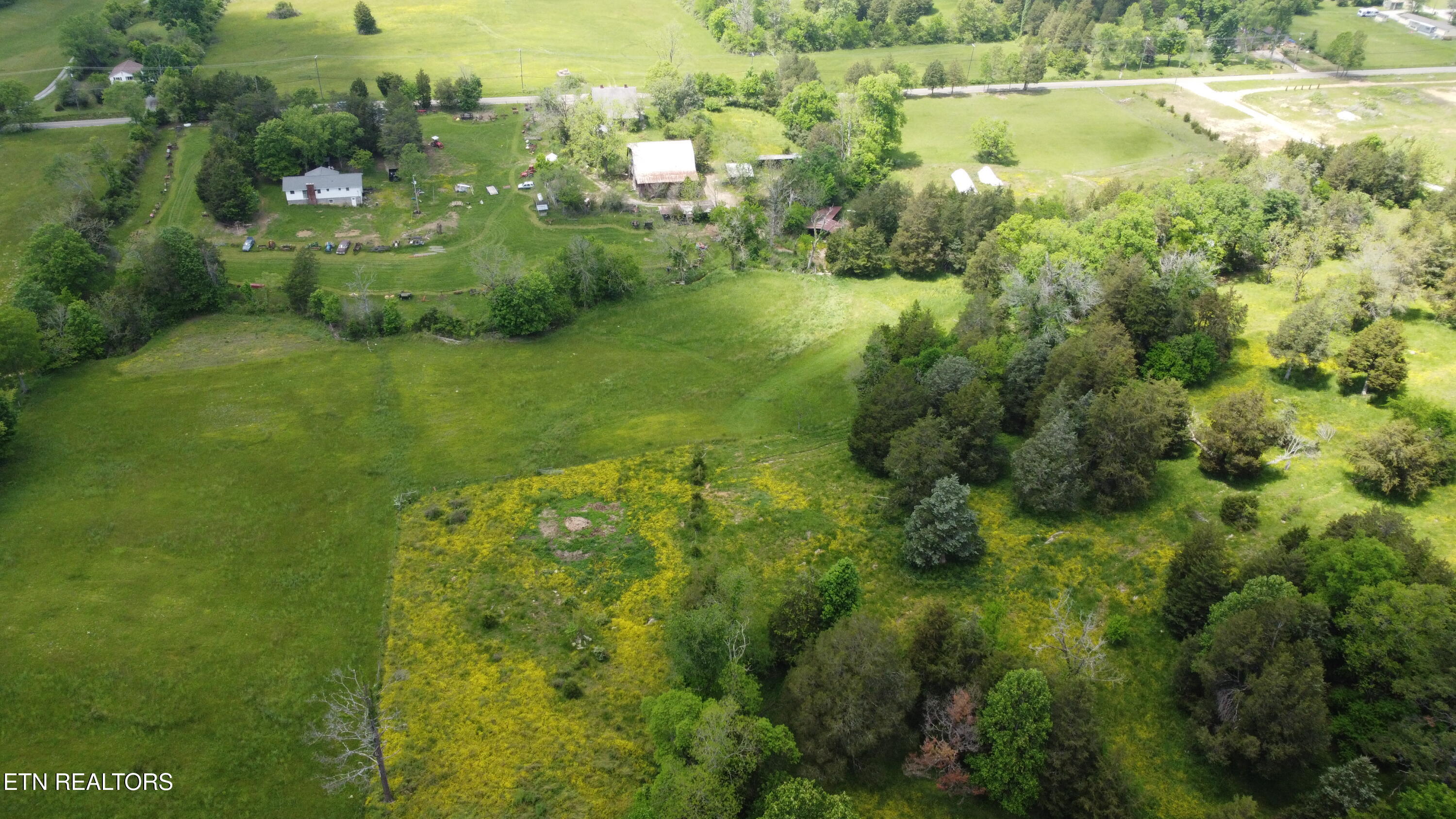 320 E Raccoon Valley Drive