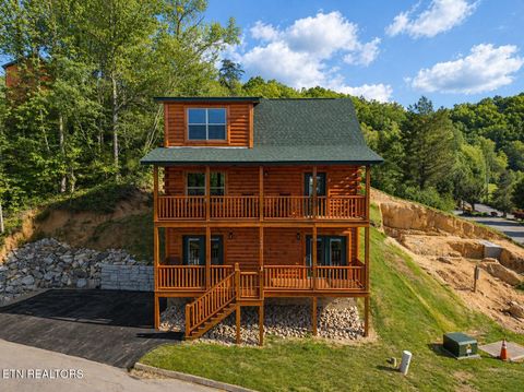 Photo of 1632 Mountain Lodge Way, Pigeon Forge, TN 37862 (MLS # 1338188)