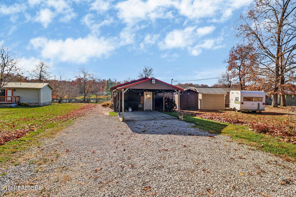 Photo of 75 Linger Lake Lane, Crossville, TN 38571 (MLS # 1322016)