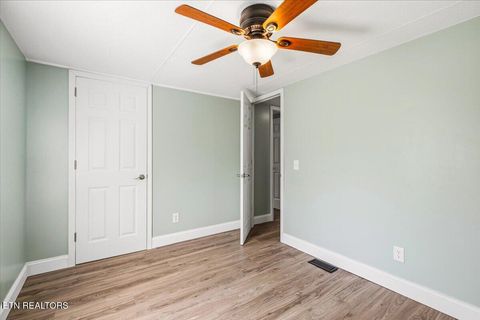 Tiny photo for 123 Sweat Lane, LaFollette, TN 37766 (MLS # 1343294)