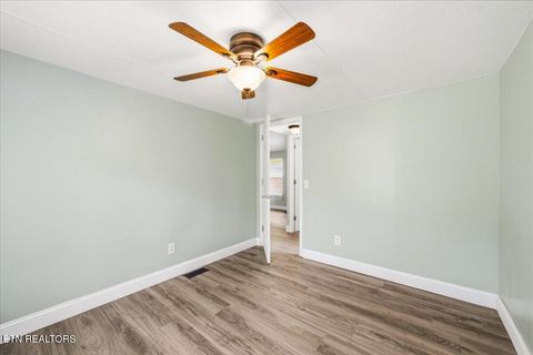 Tiny photo for 123 Sweat Lane, LaFollette, TN 37766 (MLS # 1343294)