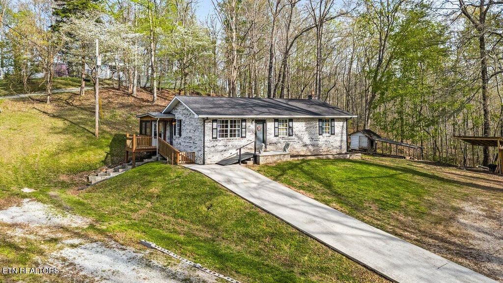 Photo of 225 Country Way Drive, LaFollette, TN 37766 (MLS # 1335783)