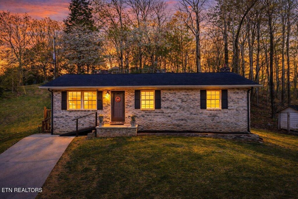 Photo of 225 Country Way Drive, LaFollette, TN 37766 (MLS # 1335783)