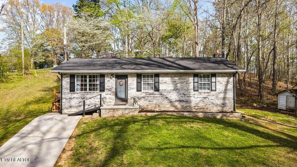 Photo of 225 Country Way Drive, LaFollette, TN 37766 (MLS # 1335783)