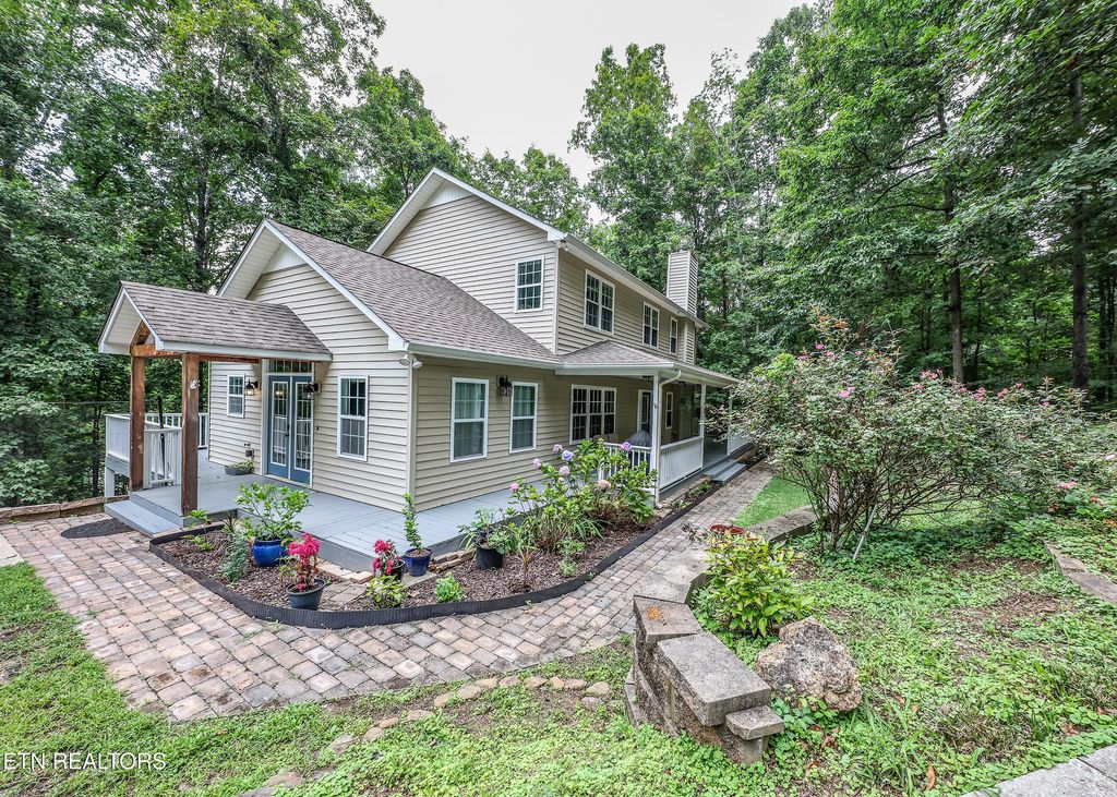 Photo of 132 Timbercrest Drive, Oak Ridge, TN 37830 (MLS # 1312640)