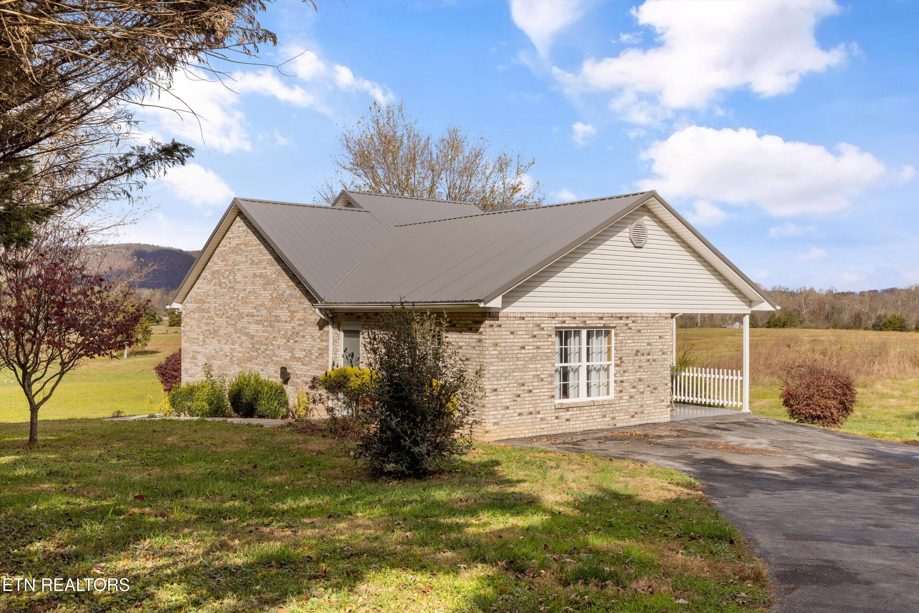 819 Island Ford Rd