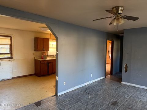 Tiny photo for 200 McCarroll Lane, Harriman, TN 37748 (MLS # 1322721)