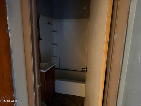 Tiny photo for 200 McCarroll Lane, Harriman, TN 37748 (MLS # 1322721)