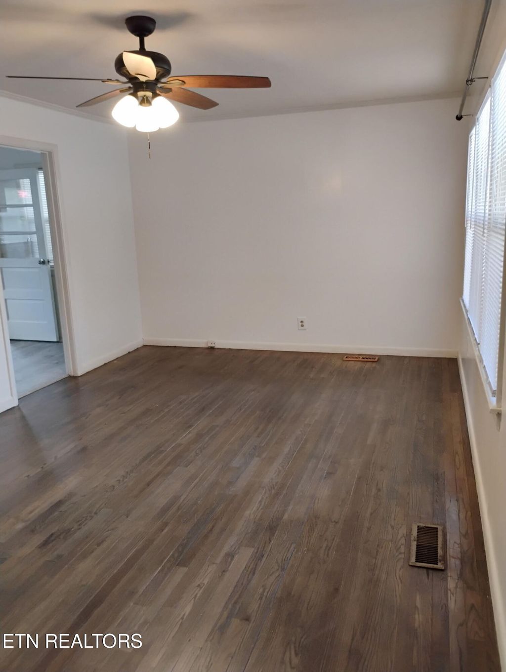 Photo of 128 Sheridan Circle, Oak Ridge, TN 37830 (MLS # 1309057)