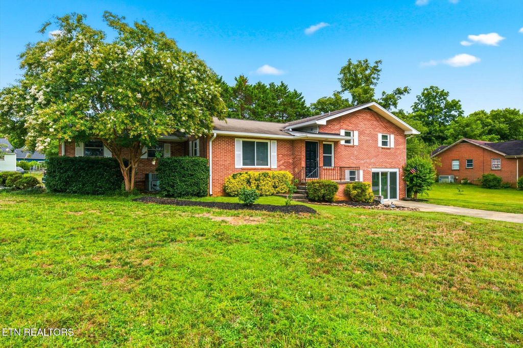 Photo of 303 Scott Street St, Athens, TN 37303 (MLS # 1348359)