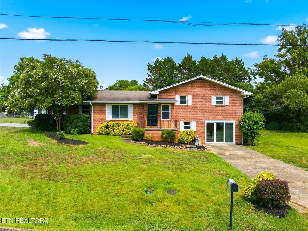 Photo of 303 Scott Street St, Athens, TN 37303 (MLS # 1348359)